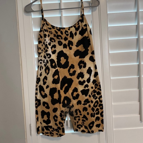 Leopard short jumpsuit - Picture 1 of 3
